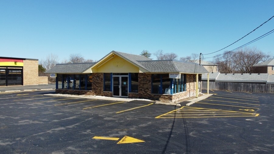 1124 N Milwaukee Ave, Libertyville, IL à louer - Photo de l’immeuble – Image 2 sur 15