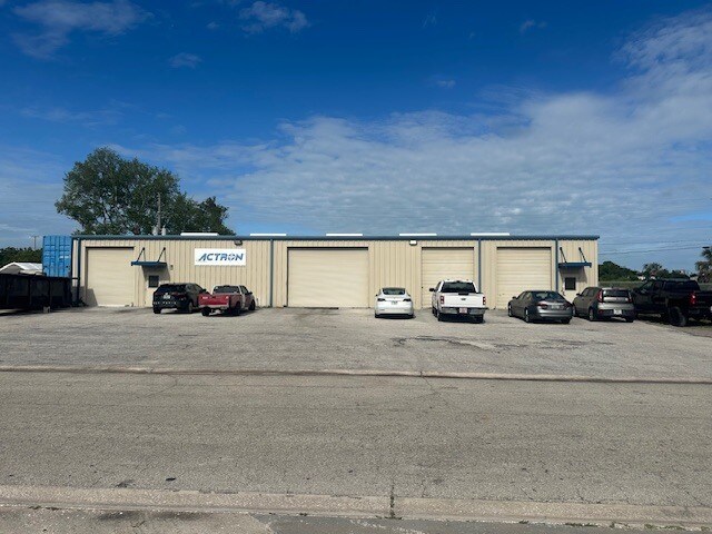 13110 60th St, Clearwater, FL à louer - Photo principale – Image 1 sur 6