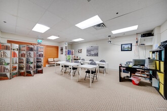 1480 Foster St, White Rock, BC à louer Photo intérieure– Image 2 sur 6