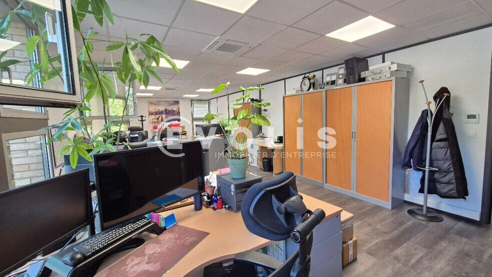 Local d’activités dans Torcy à louer - Photo de l’immeuble – Image 3 sur 19