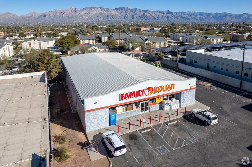 3607 E Grant Rd, Tucson, AZ à louer - Photo de l’immeuble – Image 2 sur 7