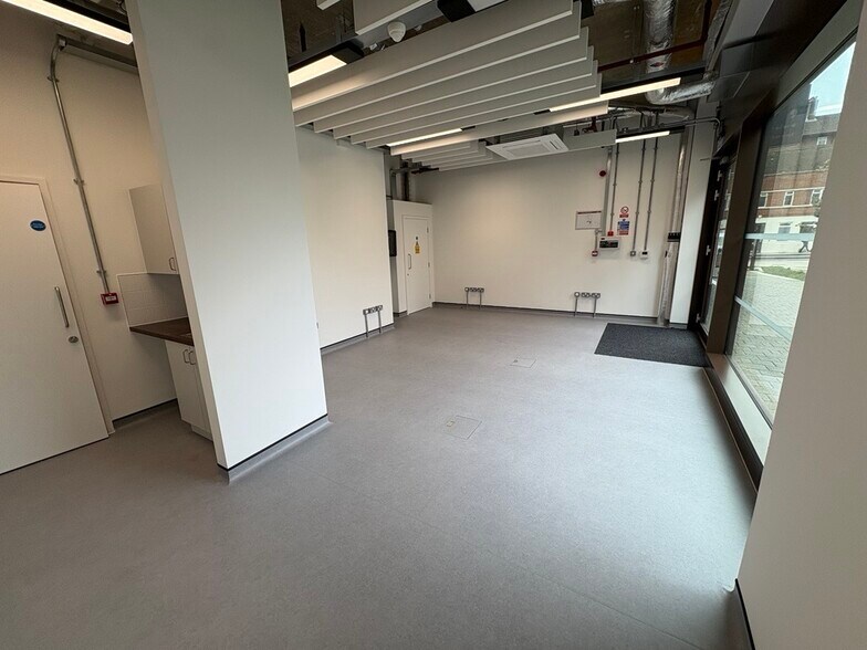 142 Thessaly Rd, Londres à louer - Photo de l’immeuble – Image 2 sur 6