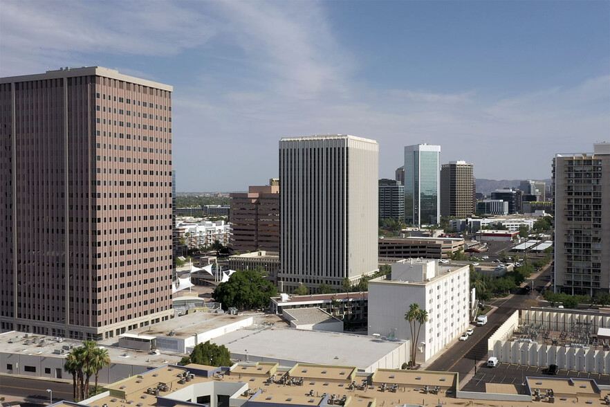 4000 N Central Ave, Phoenix, AZ à louer - Vidéo aérienne – Image 2 sur 9