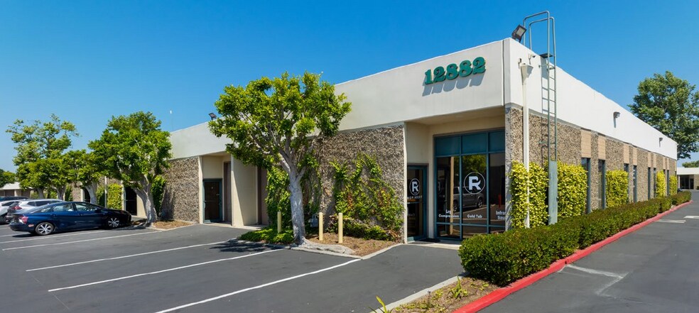 12802 Valley View St, Garden Grove, CA à louer - Photo de l’immeuble – Image 2 sur 2