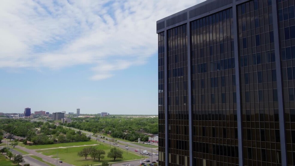 1900 NW Expressway, Oklahoma City, OK à louer - Vidéo sur l’annonce professionnelle – Image 2 sur 23
