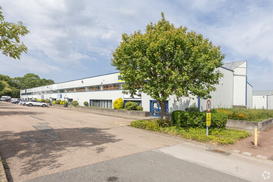 Stacey Bushes, Milton Keynes à louer - Photo de l’immeuble – Image 3 sur 3