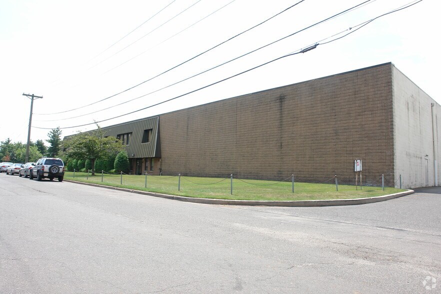 900 Hart St, Rahway, NJ à louer - Photo de l’immeuble – Image 3 sur 20