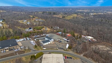 75 Commerce Cir, Durham, CT à louer Photo intérieure– Image 1 sur 28