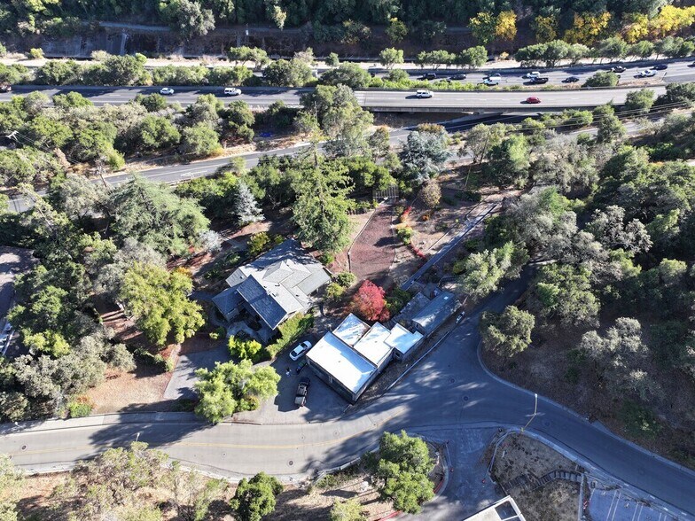 100 Wood Rd, Los Gatos, CA à vendre - Vidéo sur l’annonce professionnelle – Image 2 sur 72
