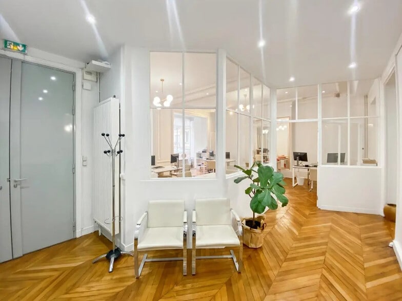 Bureau dans Paris à louer - Photo de l’immeuble – Image 2 sur 7