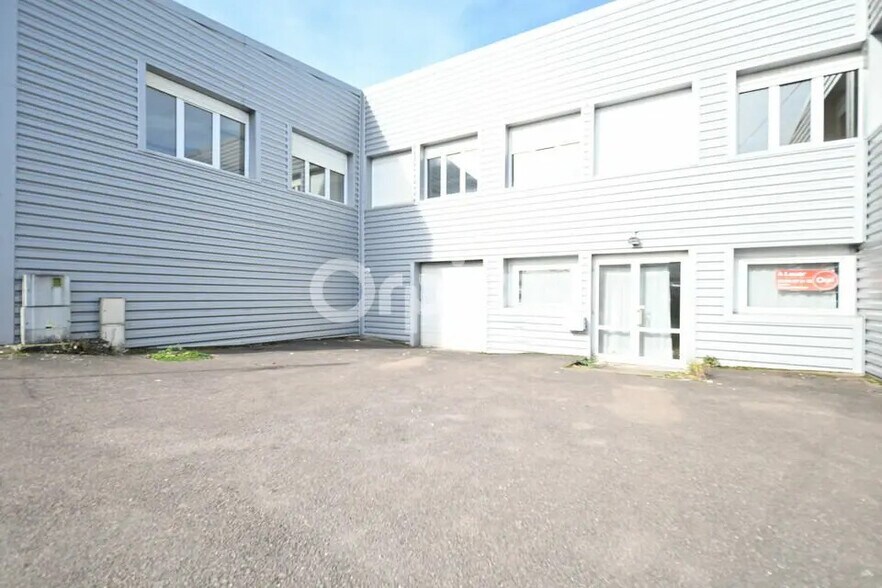 Bureau dans Le Creusot à louer - Photo de l’immeuble – Image 3 sur 6