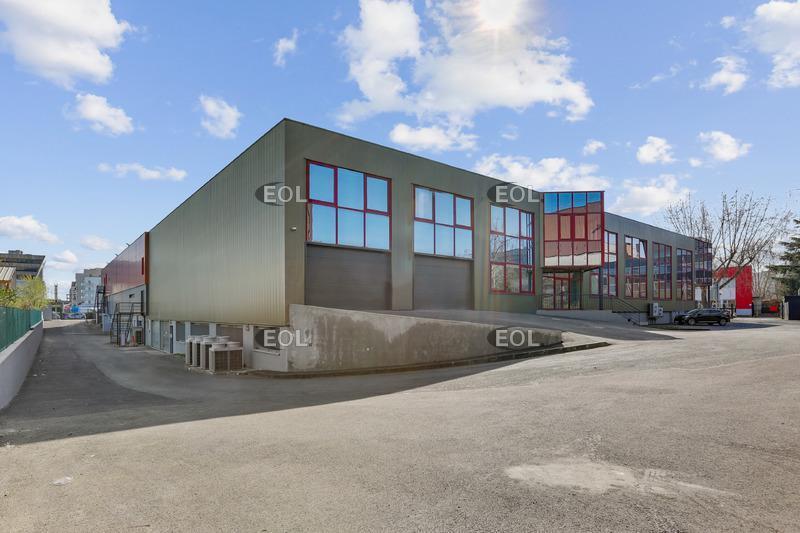 Local d’activités dans Créteil à louer - Photo de l’immeuble – Image 2 sur 10