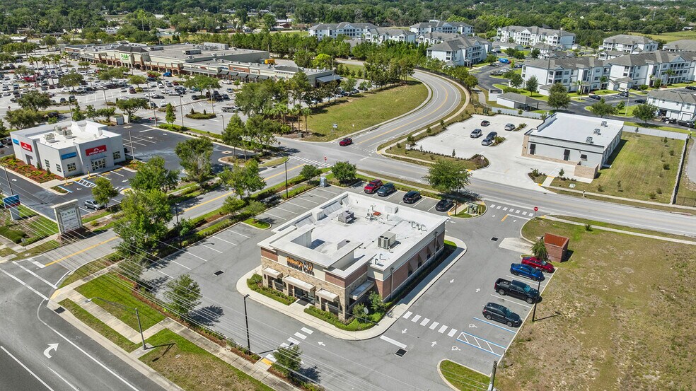 5170 Dave Robbins Way, Lakeland, FL à vendre - Photo de l’immeuble – Image 2 sur 4