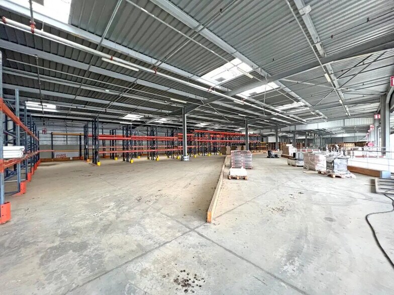 Industriel/Logistique dans Baziège à louer - Photo de l’immeuble – Image 3 sur 8