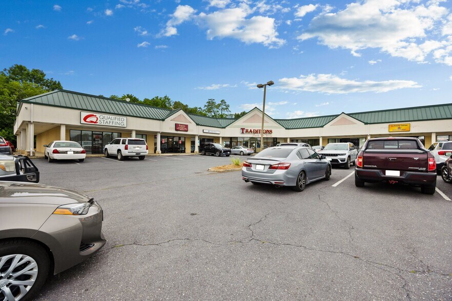 625 Mount Clinton Pike, Harrisonburg, VA à louer - Photo de l’immeuble – Image 2 sur 11
