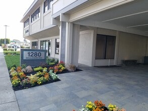 1280 Boulevard Way, Walnut Creek, CA à louer Photo de l’immeuble– Image 1 sur 9