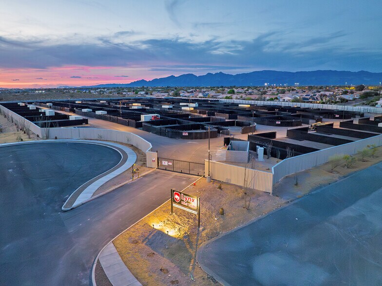 9683 E Rita Commerce Dr, Tucson, AZ à louer - Photo de l’immeuble – Image 1 sur 11