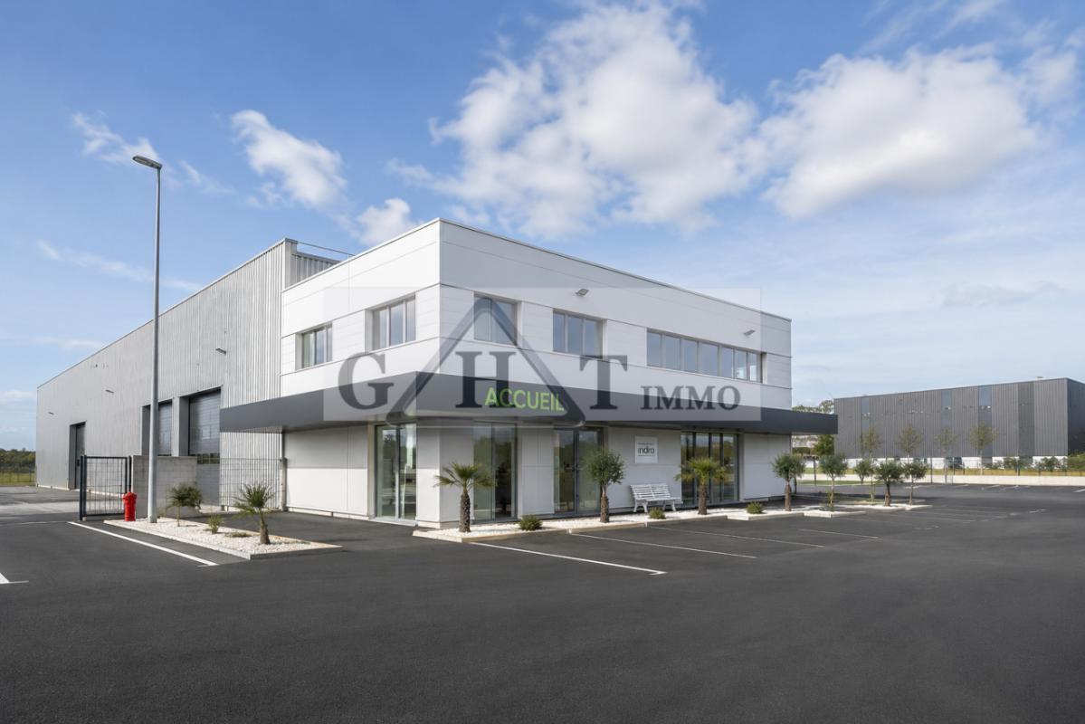Industriel/Logistique dans Chaumes-en-Brie à vendre Photo de l’immeuble– Image 1 sur 5