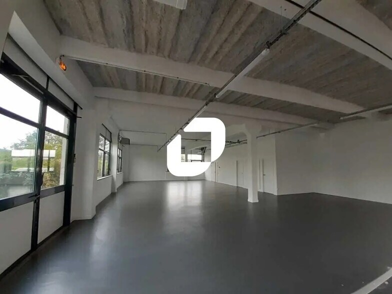 Bureau dans Saclay à louer - Photo de l’immeuble – Image 1 sur 6
