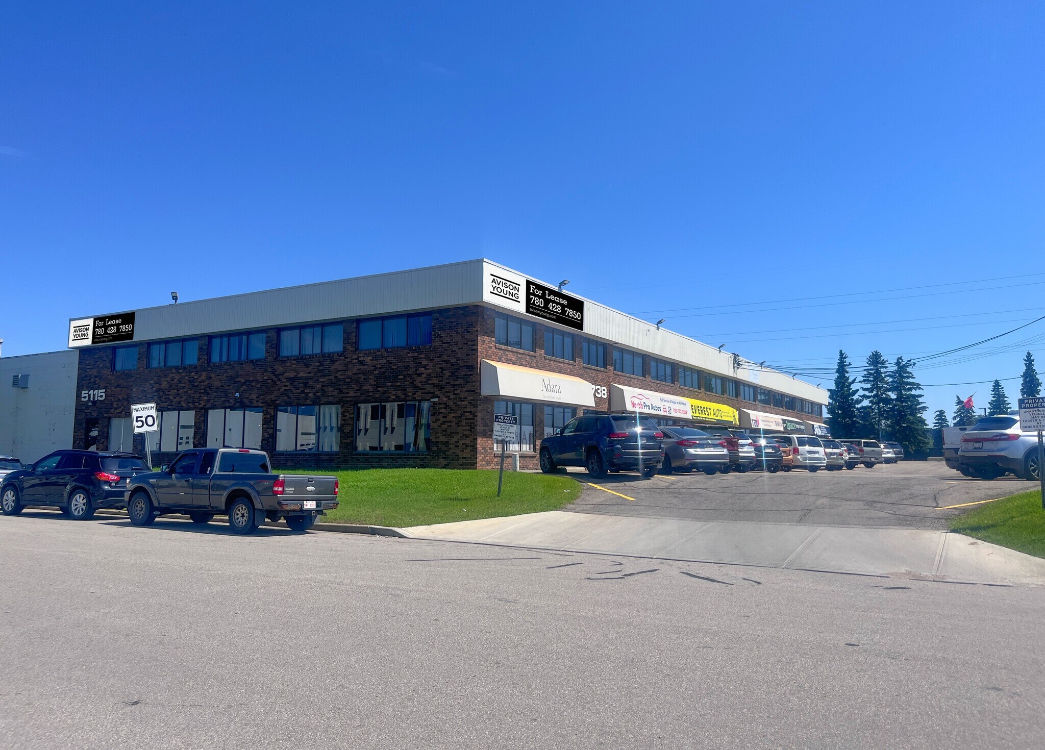 9730-9738 51st Ave NW, Edmonton, AB à louer Photo de l’immeuble– Image 1 sur 5