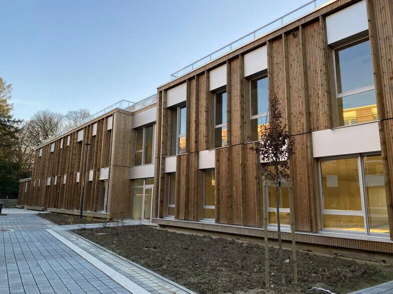 Bureau dans Saint-Jacques-de-la-Lande à louer - Photo de l’immeuble – Image 2 sur 22