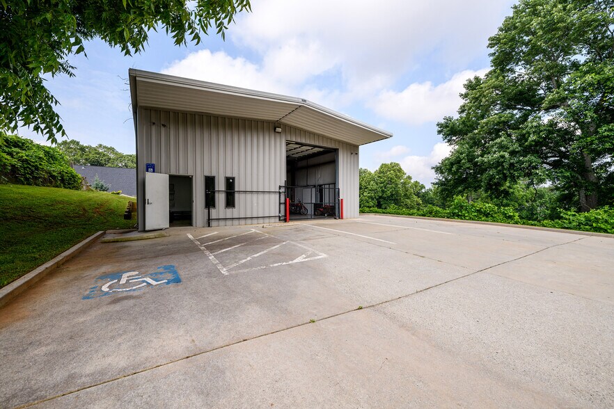 70 N Gwinnett St, Buford, GA à vendre - Photo de l’immeuble – Image 3 sur 19