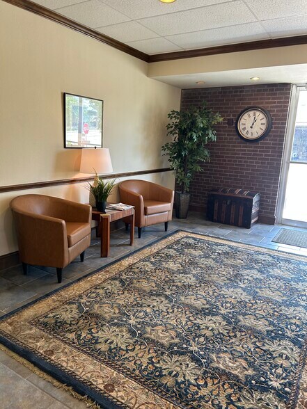 102 N Shiloh Rd, Garland, TX à louer - Photo intérieure – Image 3 sur 14