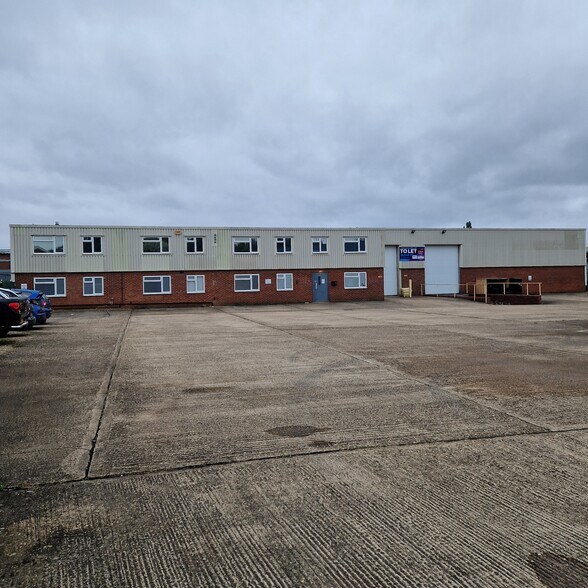 1 Borough Rd, Brackley à louer - Photo de l’immeuble – Image 2 sur 3