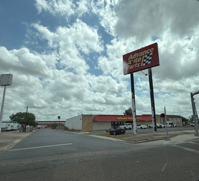 1735 S F St, Harlingen, TX à vendre - Photo de l’immeuble – Image 2 sur 12
