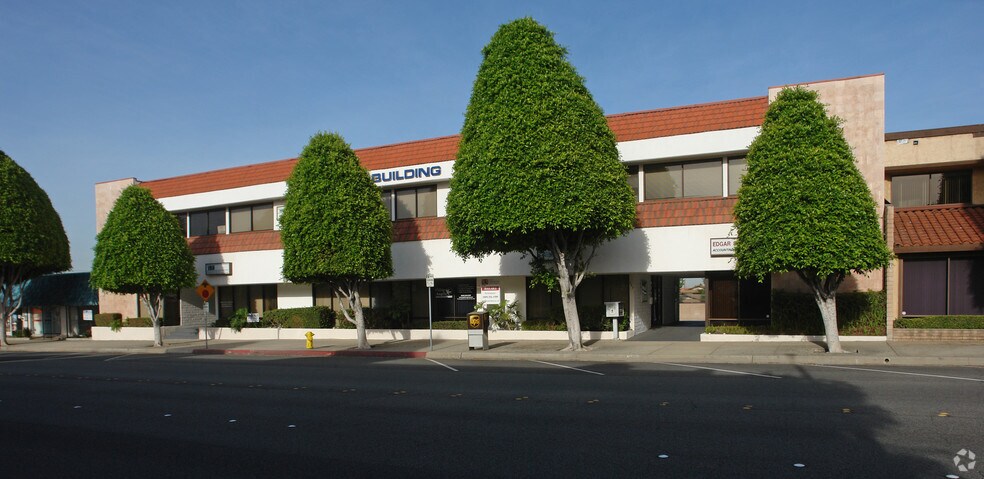 217 S Glendora Ave, Glendora, CA à louer - Photo de l’immeuble – Image 3 sur 9