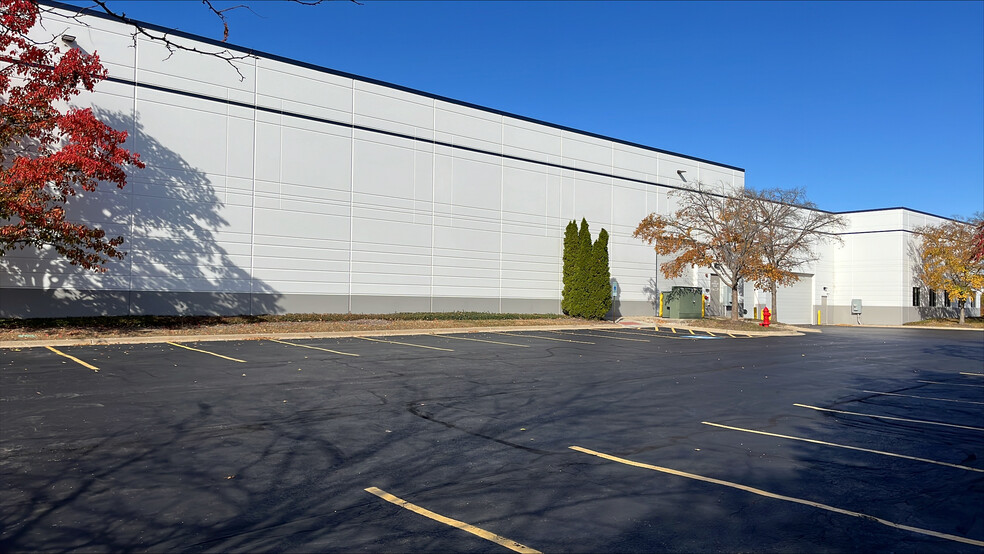 1290-1298 Ensell Rd, Lake Zurich, IL à louer - Photo de l’immeuble – Image 3 sur 5