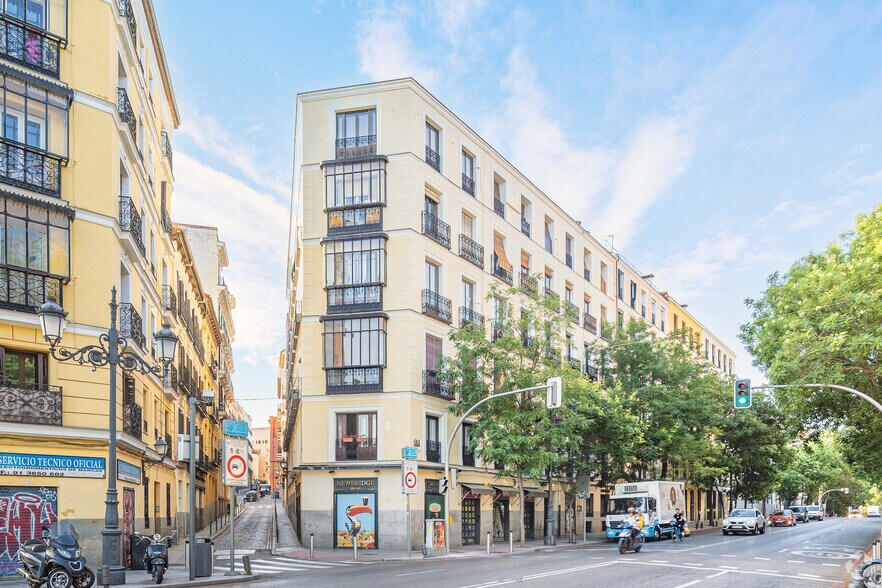 Calle De Bailén, Madrid, Madrid à vendre - Photo de l’immeuble – Image 2 sur 2