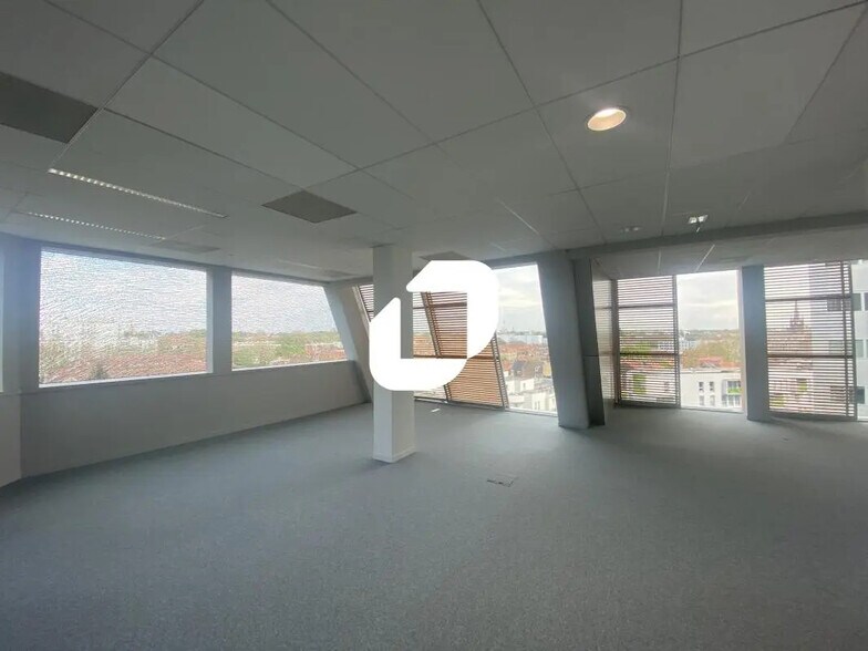 Bureau dans Lille à louer - Photo de l’immeuble – Image 1 sur 9