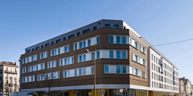 Plus de détails pour 10 Place Bougainville, Marseille - Bureau à vendre