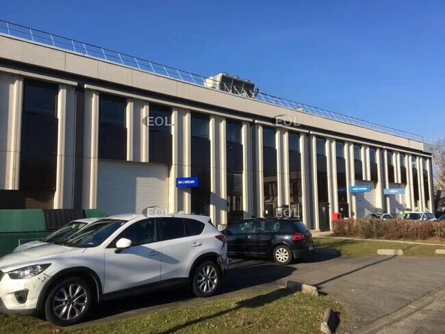 Plus de détails pour Local d'activités à louer