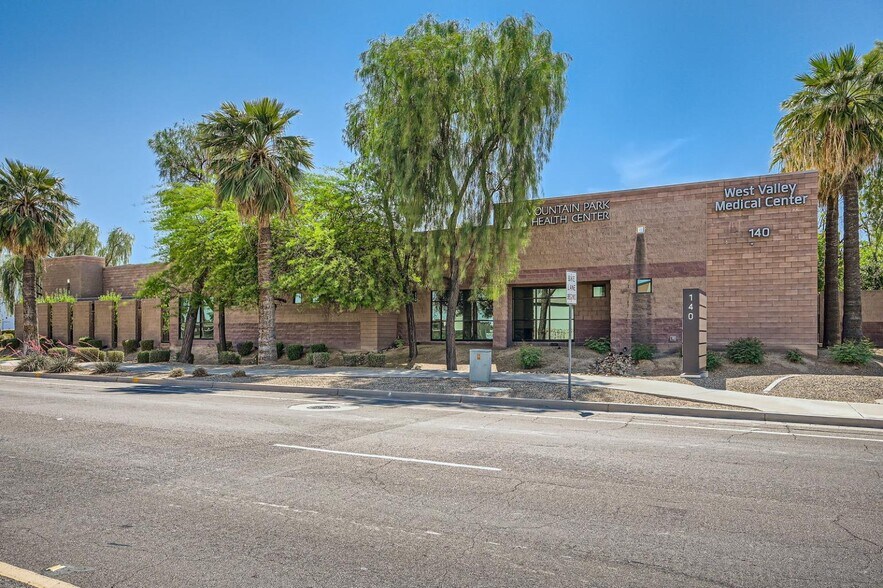 140 N Litchfield Rd, Goodyear, AZ à louer - Photo de l’immeuble – Image 2 sur 21
