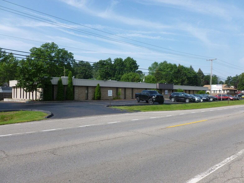 2709-2715 Pontiac Lake Rd, Waterford, MI à louer - Photo principale – Image 1 sur 19