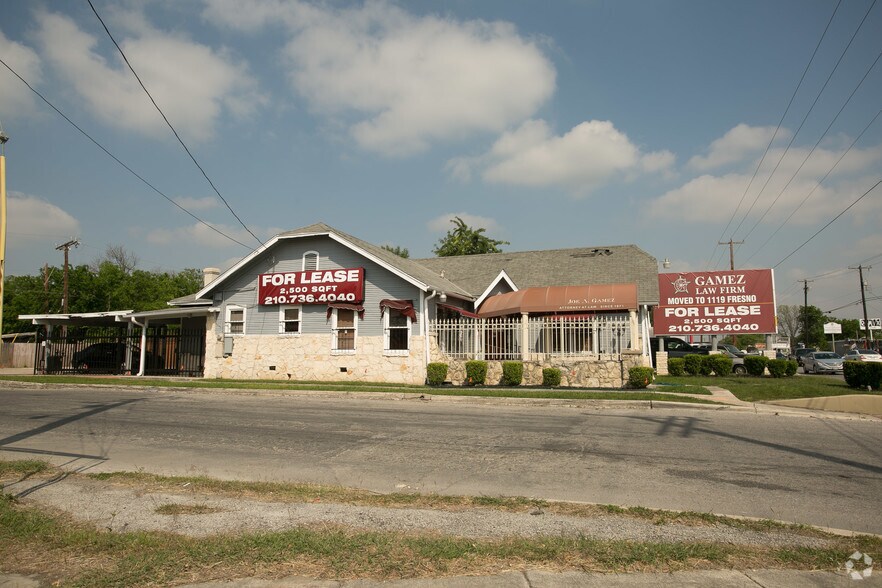 1139 W Hildebrand Ave, San Antonio, TX à louer - Photo de l’immeuble – Image 3 sur 11