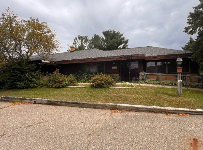 701 S Creyts Rd, Lansing, MI à vendre - Photo de l’immeuble – Image 2 sur 3