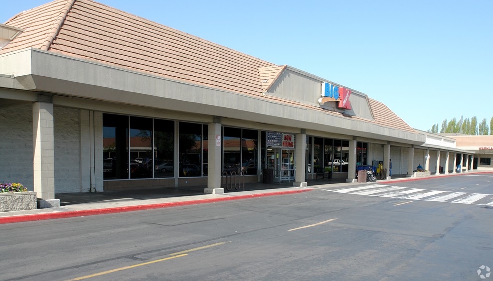 201-311 N Mcdowell Blvd, Petaluma, CA à louer - Photo de l’immeuble – Image 2 sur 7