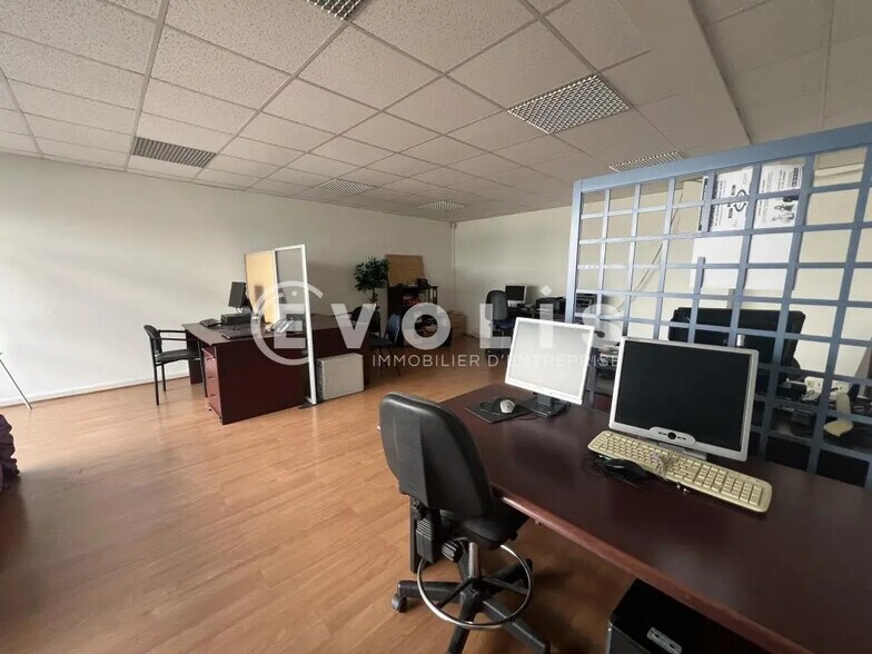 Bureau dans Boissy-Saint-Léger à vendre - Photo de l’immeuble – Image 2 sur 8