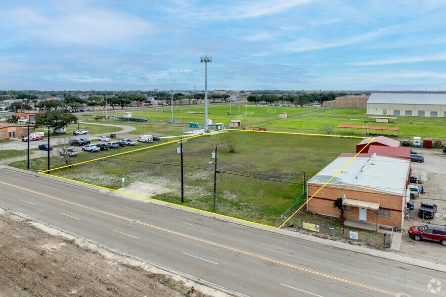 150 Stadium Dr, Alice, TX à vendre - Photo de l’immeuble – Image 1 sur 23