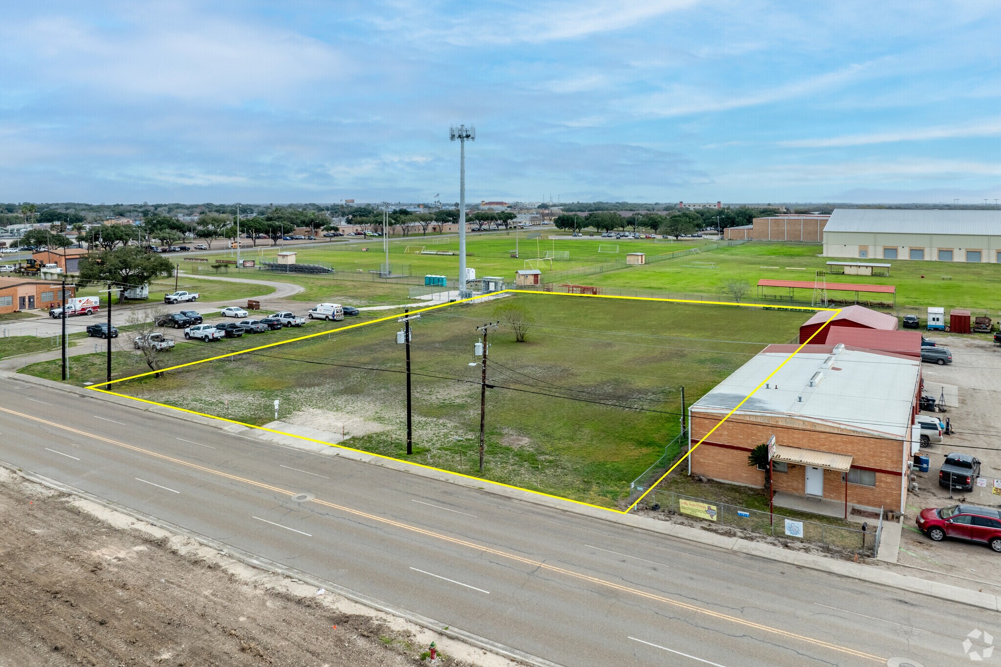 150 Stadium Dr, Alice, TX à vendre Photo de l’immeuble– Image 1 sur 24
