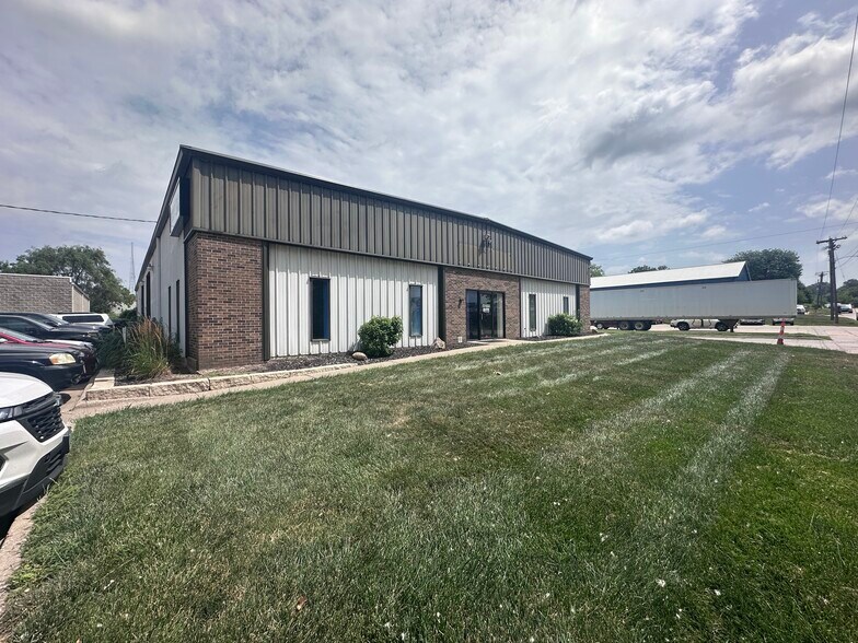 2100 E Ovid Ave, Des Moines, IA à louer - Photo de l’immeuble – Image 3 sur 11