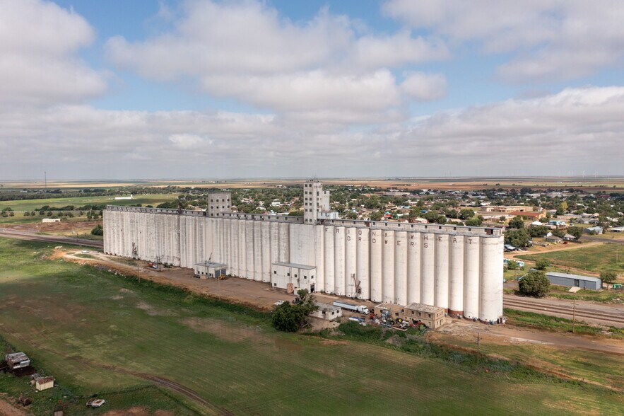 S Main st, Friona, TX à vendre - Photo principale – Image 1 sur 11