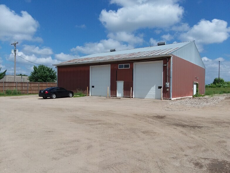 1431 Maras St S, Shakopee, MN à louer - Photo de l’immeuble – Image 3 sur 4