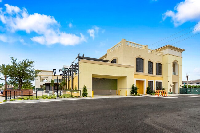 Plus de détails pour 10000 Bolsa Ave, Westminster, CA - Local commercial à louer