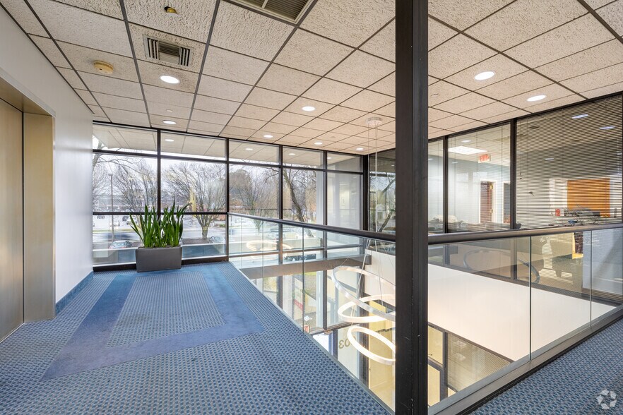 603 Pilot House Dr, Newport News, VA à louer - Photo de l’immeuble – Image 2 sur 25