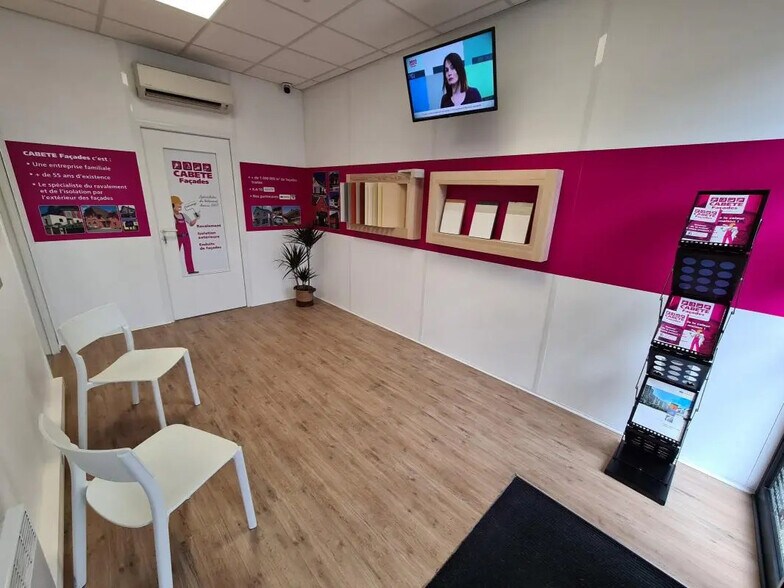 Local d’activités dans L'Union à louer - Photo de l’immeuble – Image 2 sur 4