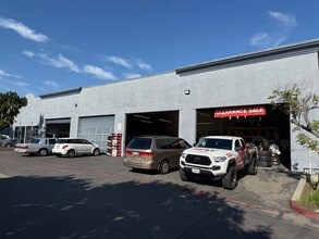 940-1000 N Harbor Blvd, Santa Ana, CA à louer Photo de l’immeuble– Image 2 sur 4